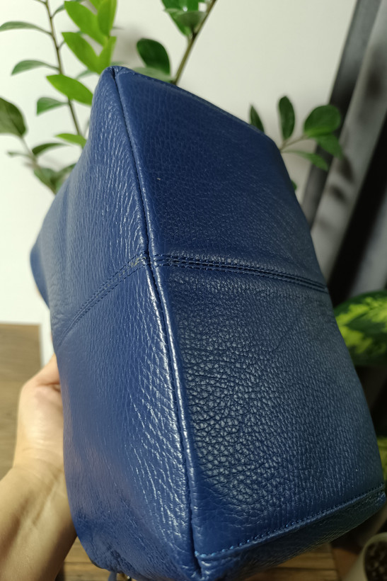 کیف سرمه ای دوشی چرم طبیعی ایتالیا